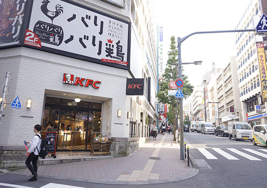 4. KFCを左手側にそのまま直進